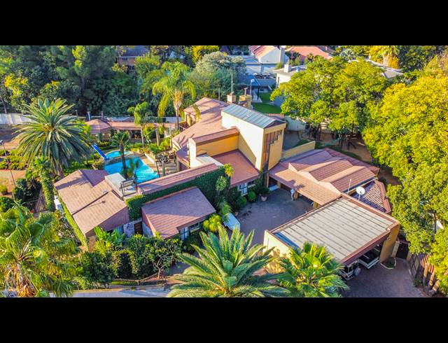 5 BEDROOM HOUSE FOR SALE IN VANDERBIJLPARK SW 5